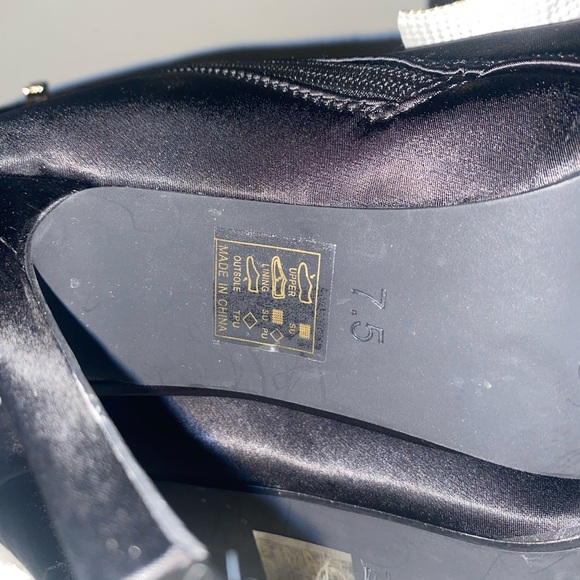 Azalea Wang Elegant Black Women's Shoes with Rhinestone Bow - Picture 6 of 6